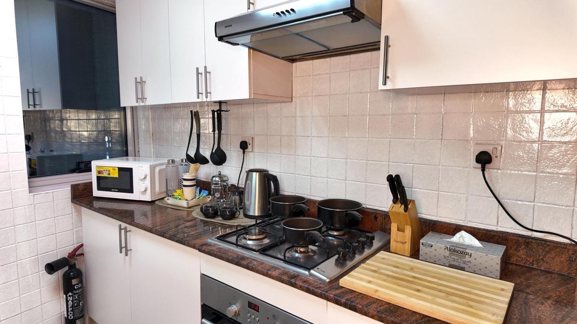 Spacious 2 Bed Marina-near Metro Apartment