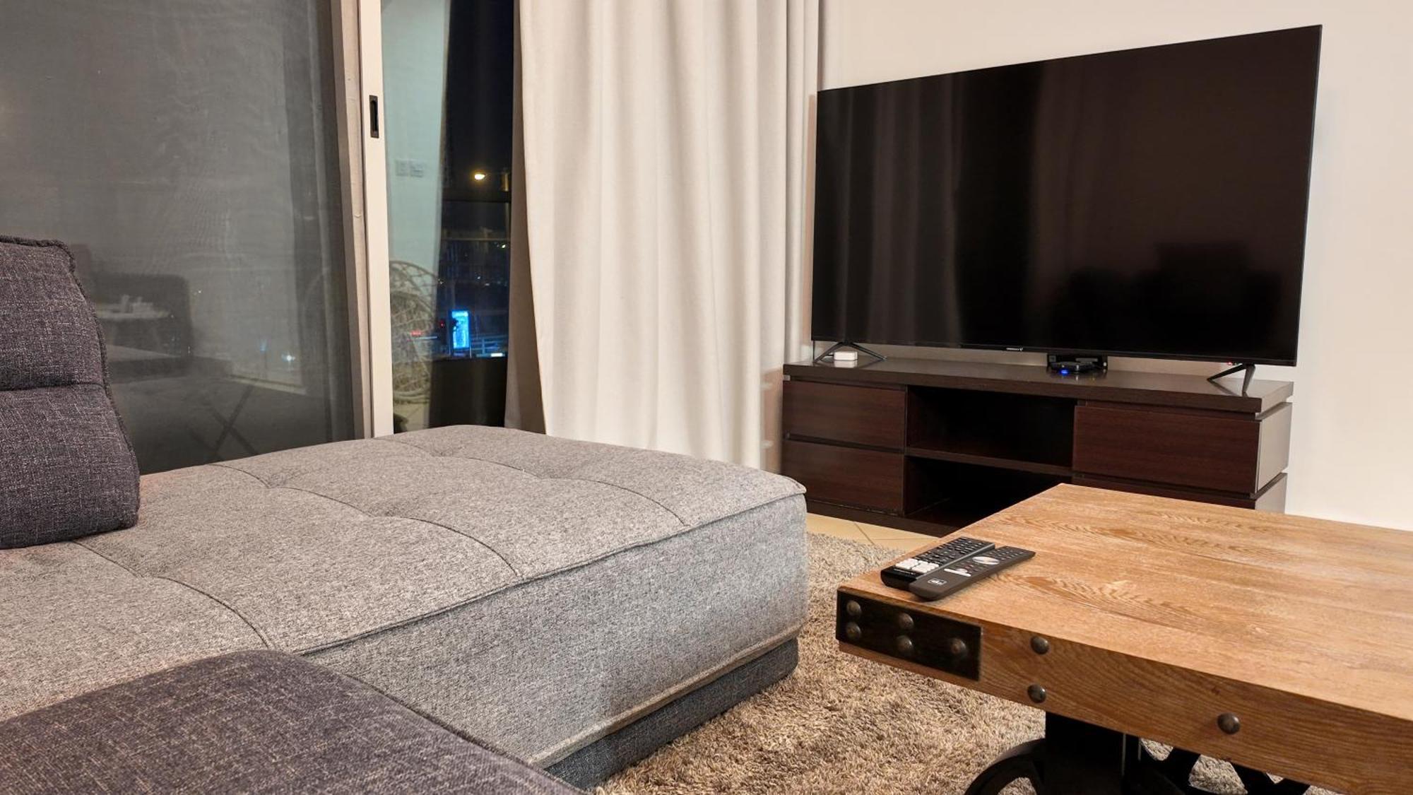 Apartment Spacious 2 Bed Marina-near Metro *