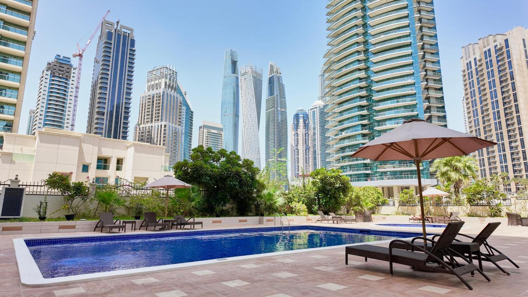 Spacious 2 Bed Marina-near Metro Apartment *