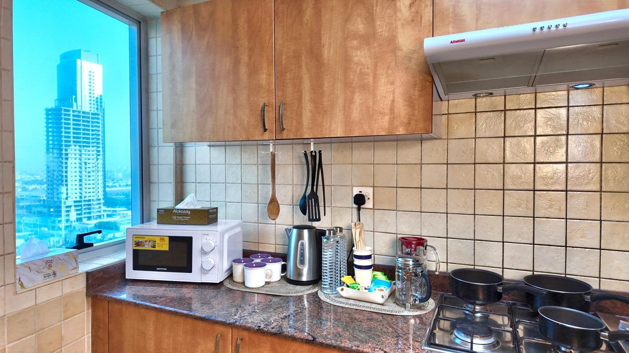 Spacious 2 Bed Marina-near Metro Apartment